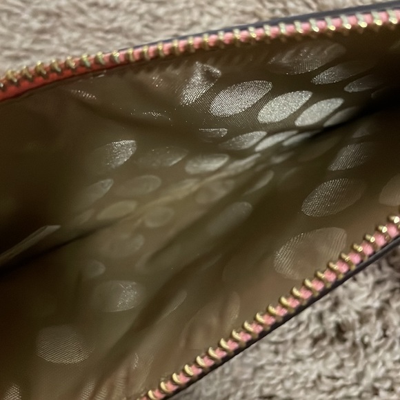 Kate Spade ♠️ Pink Wristlet - Picture 4 of 4
